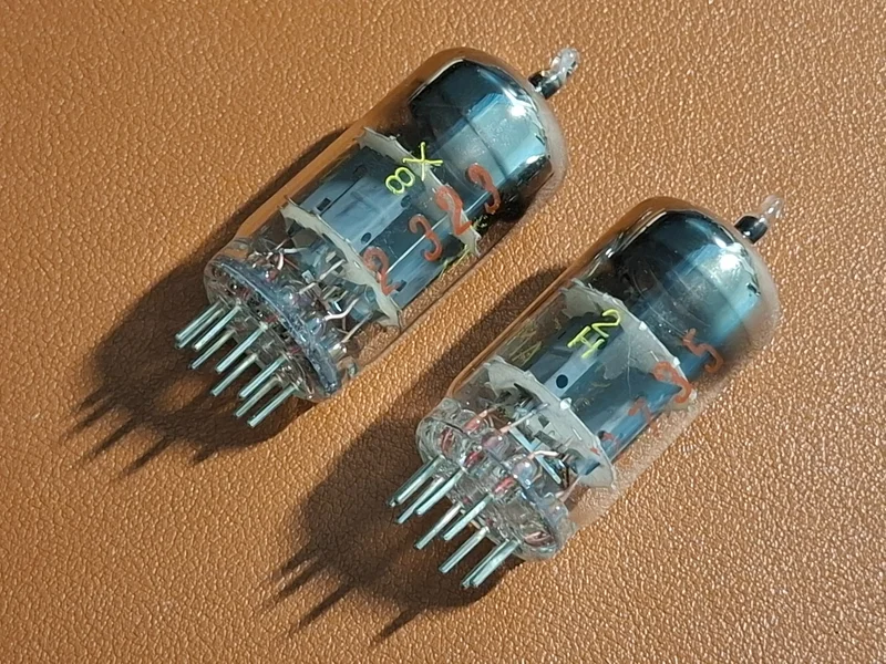 Tungsram ECC82 (12AU7) – NOS – Matchat par – 1960-tal – Originalkartonger Tungsram ECC82 (12AU7) – NOS – Matchat par – 1960-tal – Originalkartonger - Bild 4 av 6