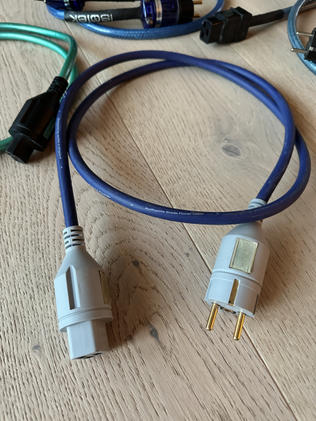 Isotek Sigmas G2 nätfilter och Isotek kablar - Bild 7 av 8