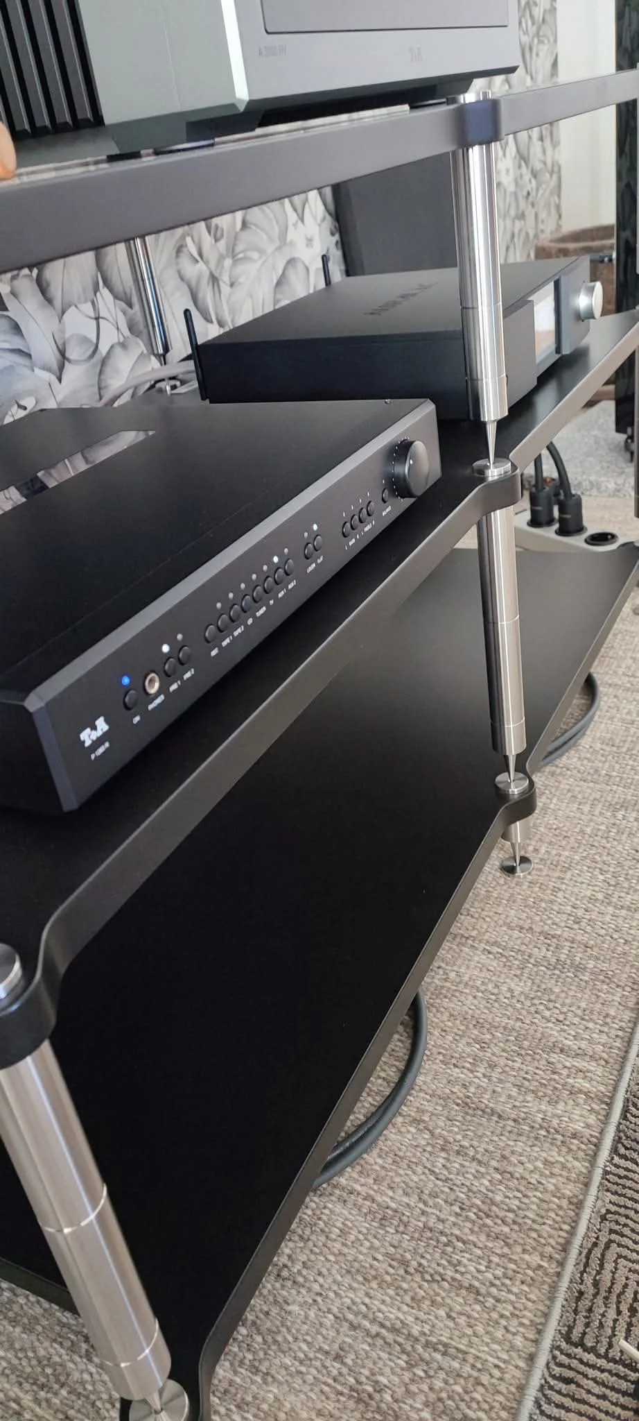 T+A Audio P1260R (Svart) F&ouml;rsteg - Bild 3 av 6