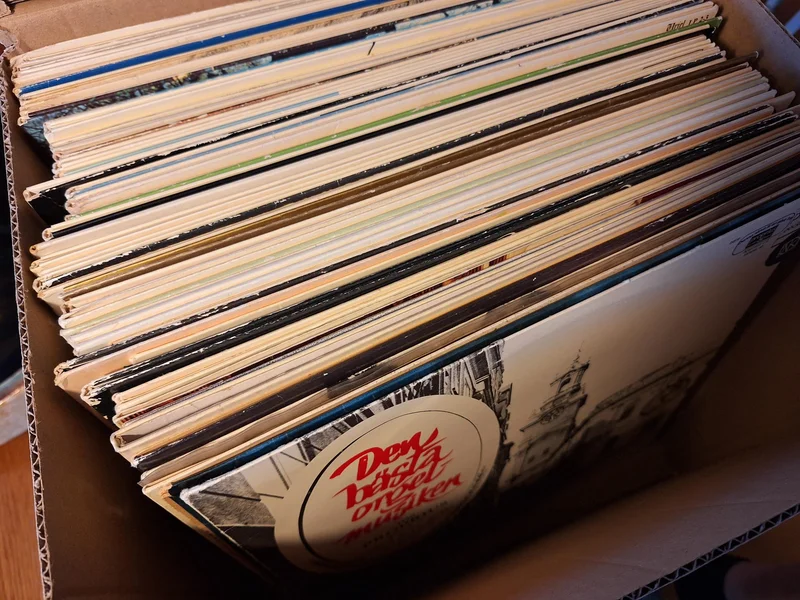 Cd-spelare och USB-DAC med PCM1704K samt vinylskivor - Bild 4 av 4