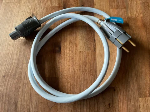 2st Supra LoRad 2.5 MKII, Nätkabel