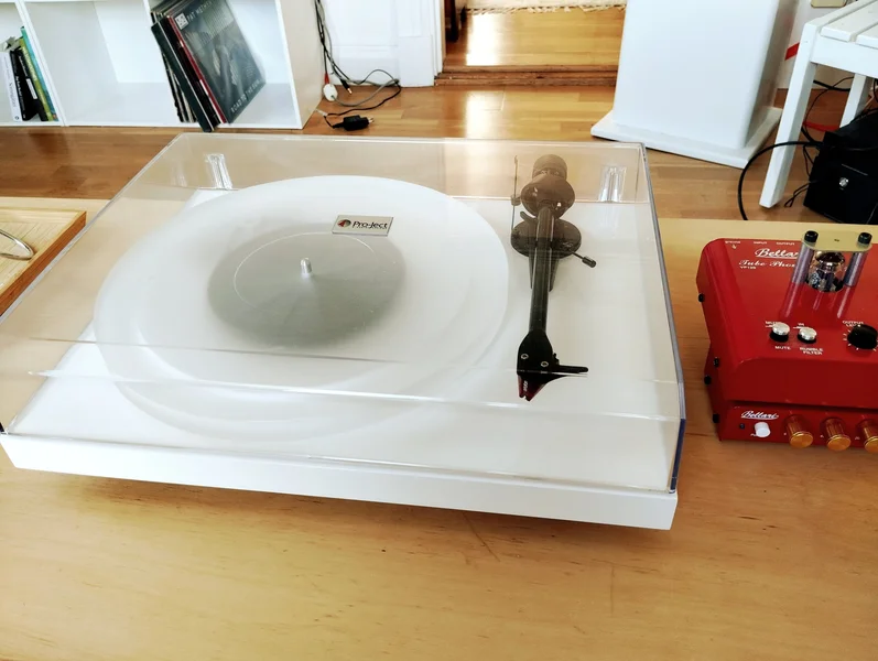 Pro-Ject Debut Carbon Esprit med Riaa/EQ Pro-Ject Debut Carbon Esprit med Riaa/EQ - Bild 1 av 5