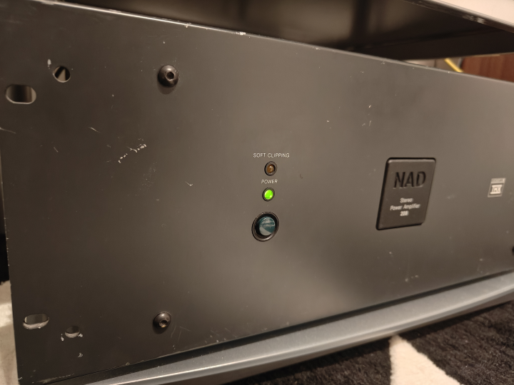 NAD 208 THX. 