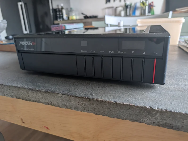 Meridian 551 med fj&auml;rrkontroll  - Bild 6 av 6