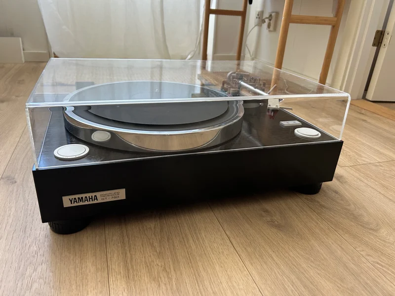 Yamaha GT-750 - Bild 2 av 2