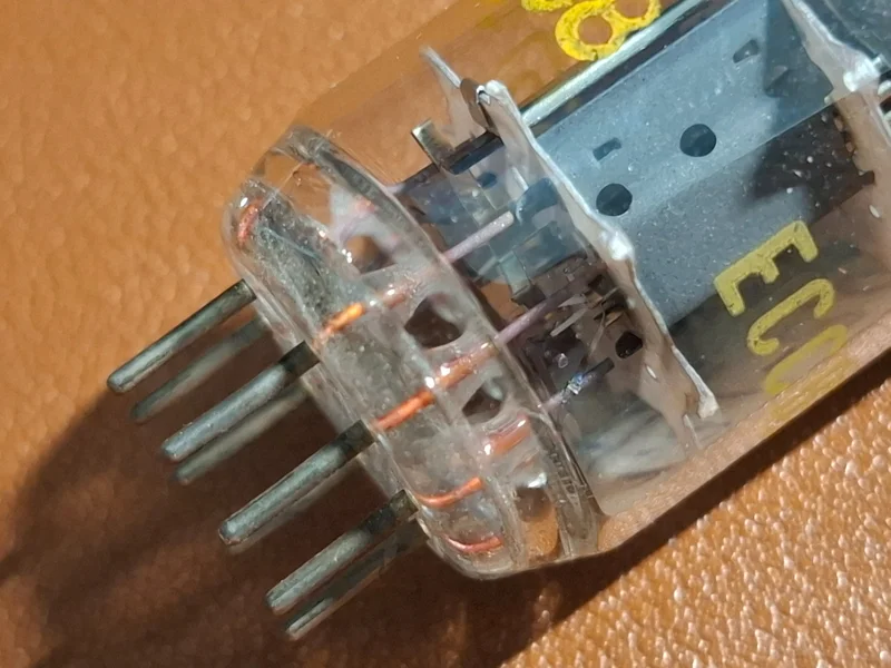 RFT ECC83 / 12AX7 – Matchat NOS-par – Tysk kvalitet RFT ECC83 / 12AX7 – Matchat NOS-par – Tysk kvalitet - Bild 6 av 6