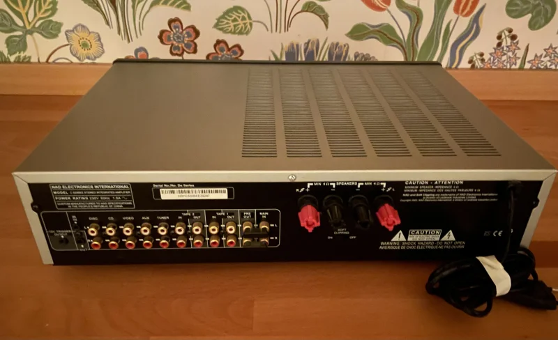 NAD 320 BEE NAD 320 BEE - Bild 2 av 2