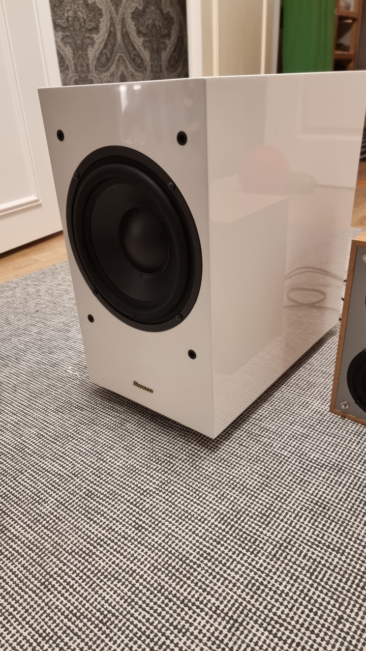 Proson subwoofer och högtalare 