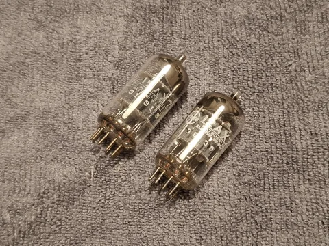 Matsushita 12ax7 (ECC83) matchat par japanska radiorör ... Matsushita 12ax7 (ECC83) matchat par japanska radiorör ...