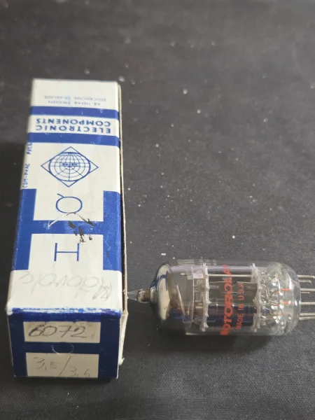 Ett nos GE 6072a/12ay7 black plate s&auml;ljes. - Bild 1 av 1