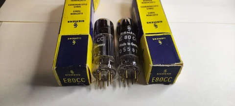 Matchat par Siemens E80CC NOS kod lika  på båda VB8 △1B...