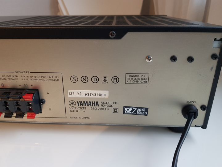 Yamaha RX-300 Stereo Receiver 