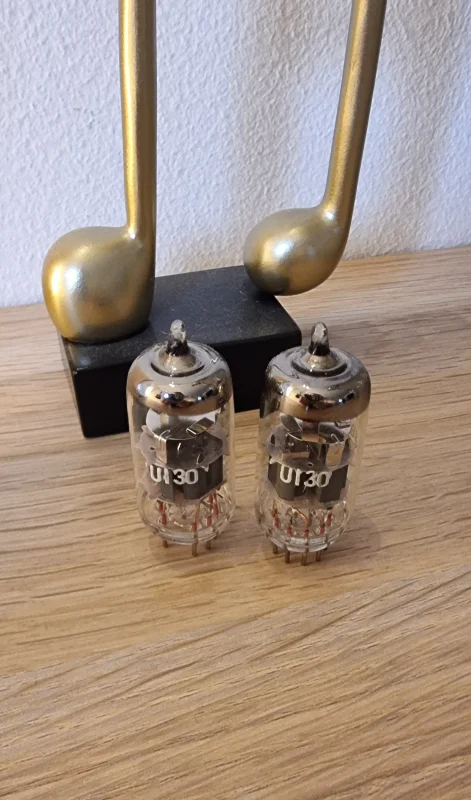 Tesla E88CC  - Bild 2 av 2