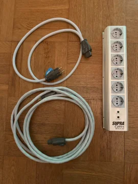 Supra nätkablar och strömlist